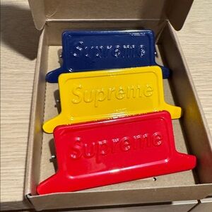Supreme Logo Box Clips